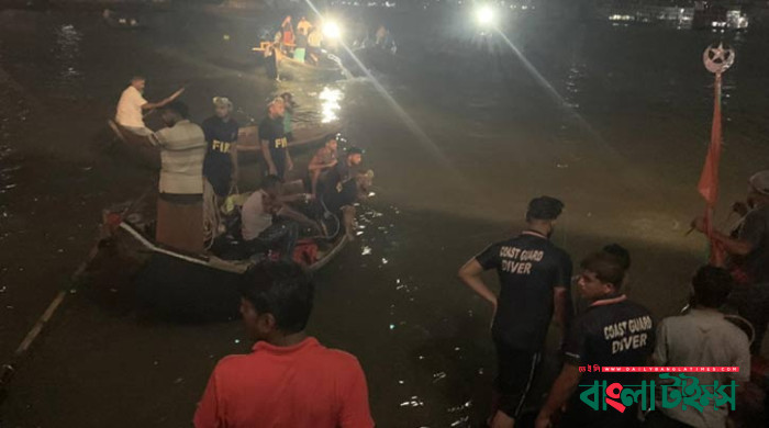 বুড়িগঙ্গায় ওয়াটার বাসডুবি: ৪ জনের লাশ উদ্ধার